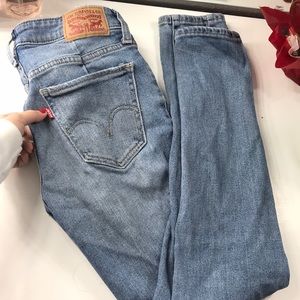 Light blue Levi’s vintage jeans